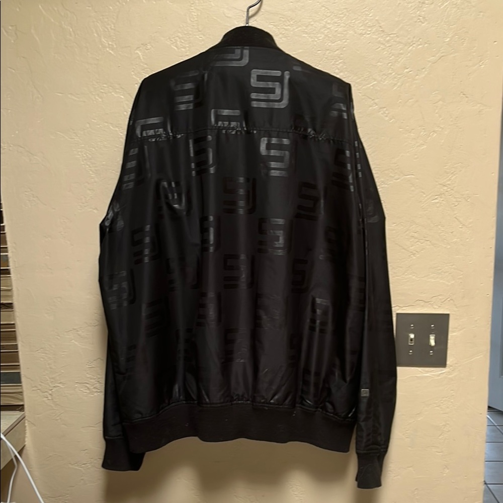 Stylish Black Jacket - image 4